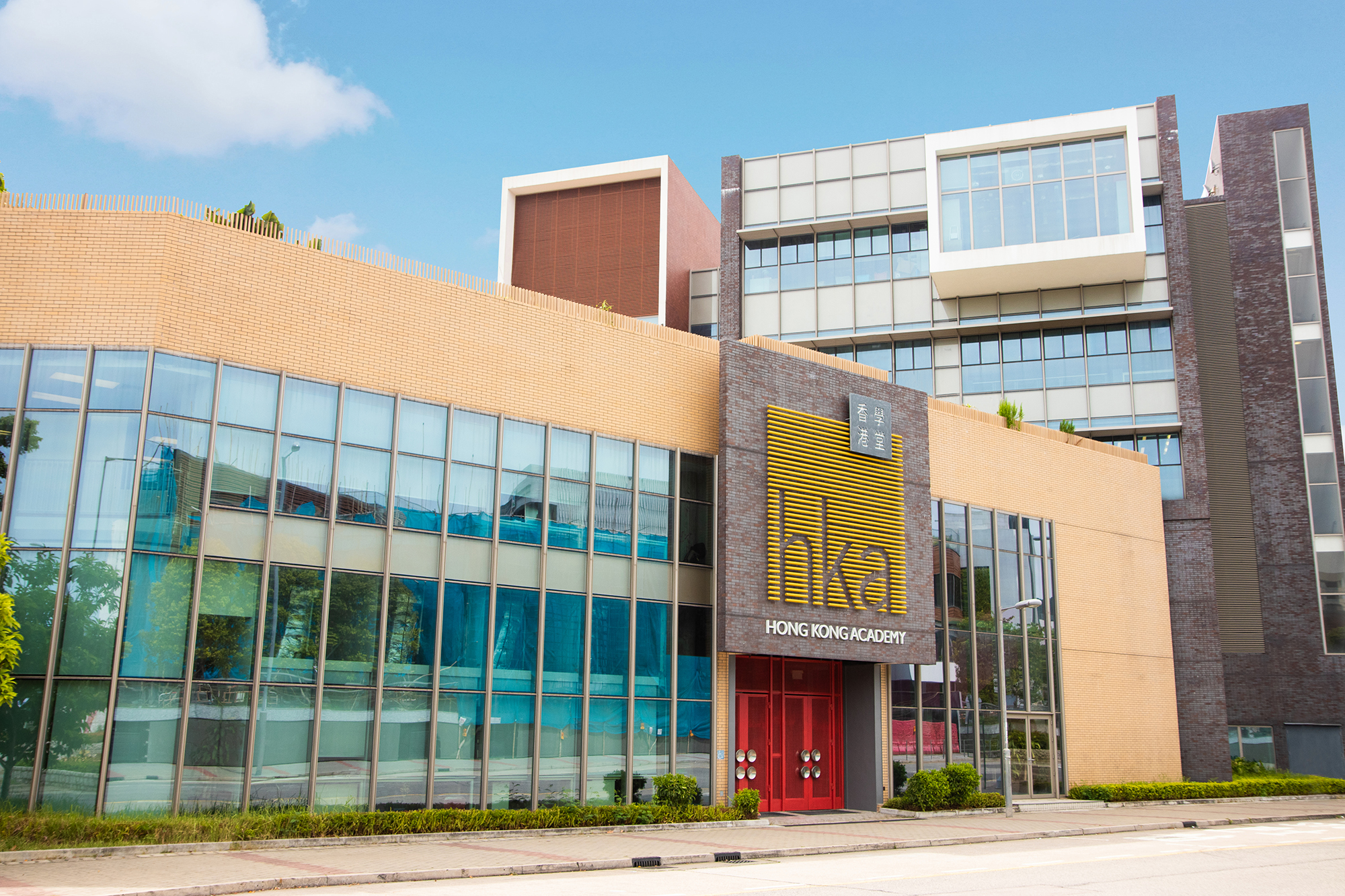 10 Essential Questions to Ask an International School