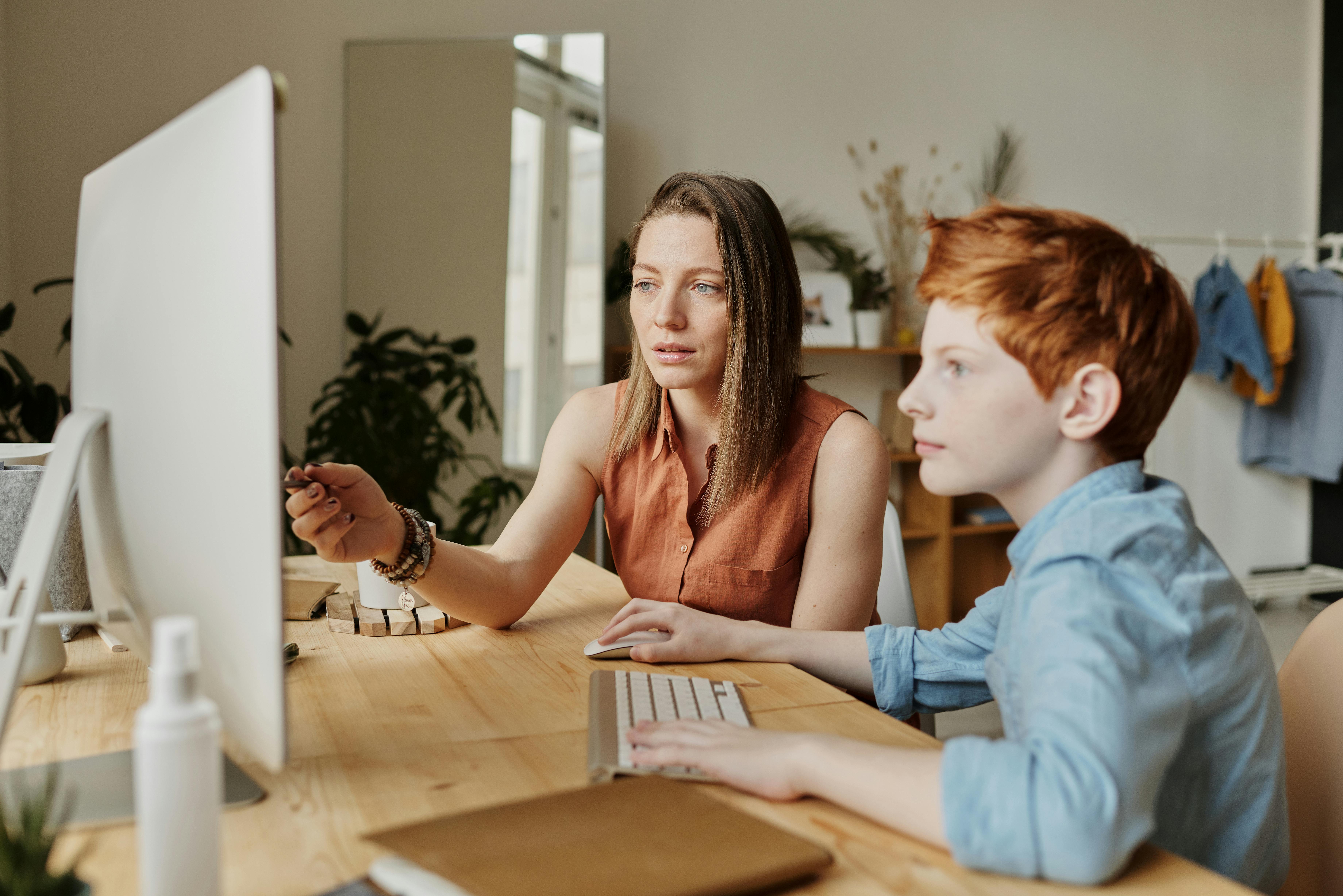How to Spot the Difference Between Impartial School Tools and Paid Listings