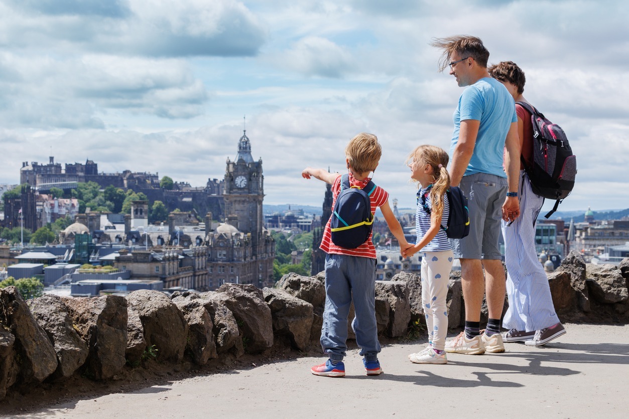 Third Culture Kids: A Guide for Parents Raising Children Abroad